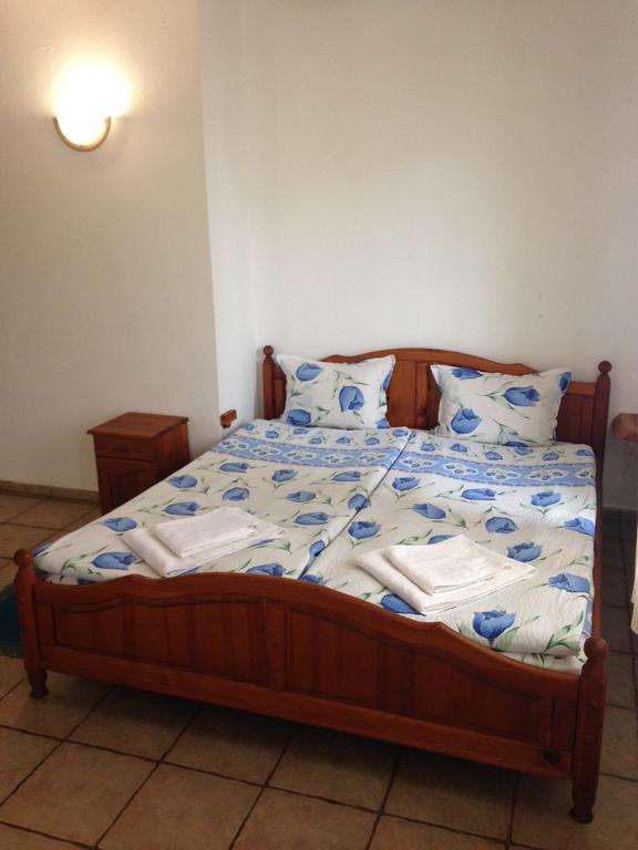 Hotel Pri Chakara ارباناسي المظهر الخارجي الصورة