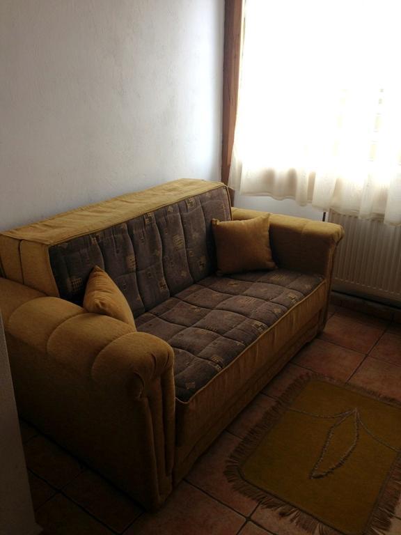 Hotel Pri Chakara ارباناسي المظهر الخارجي الصورة