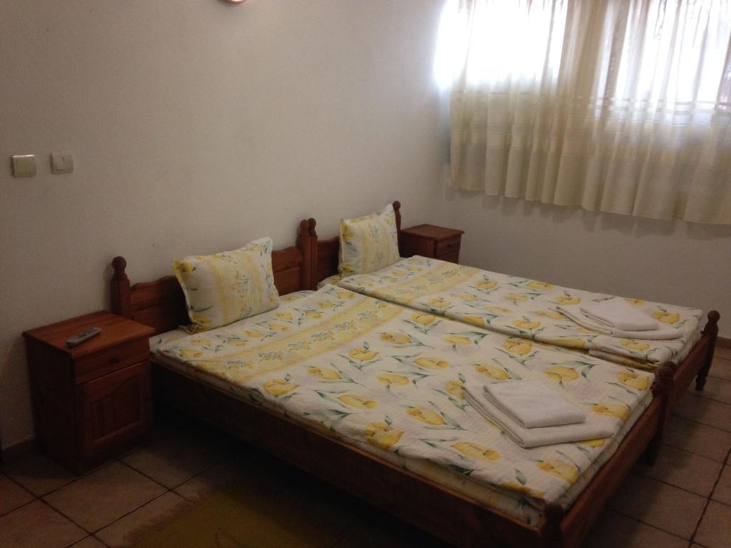 Hotel Pri Chakara ارباناسي المظهر الخارجي الصورة