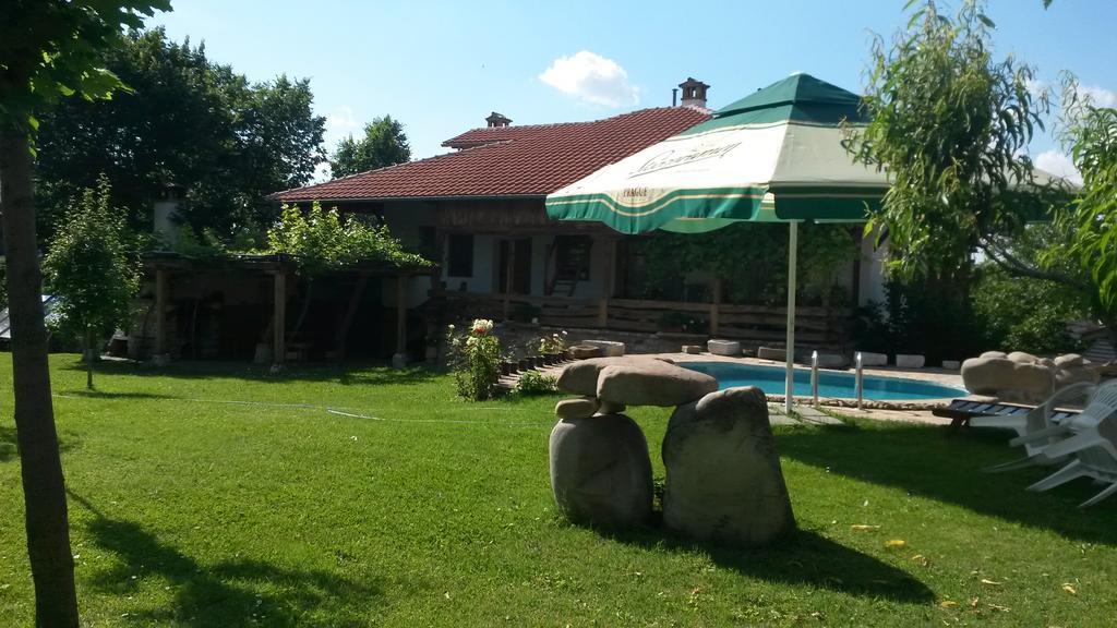 Hotel Pri Chakara ارباناسي المظهر الخارجي الصورة