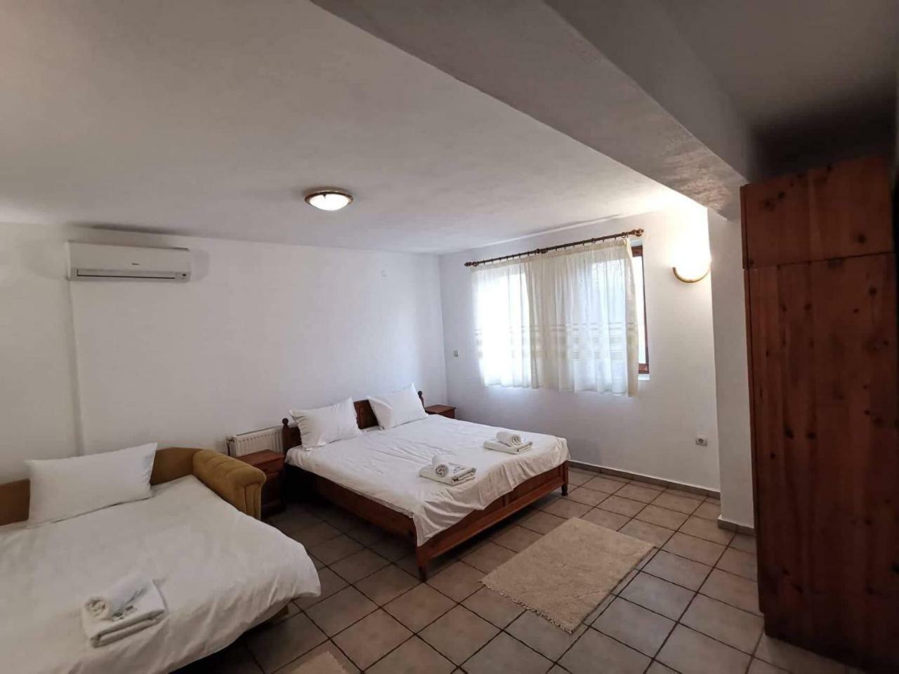 Hotel Pri Chakara ارباناسي المظهر الخارجي الصورة
