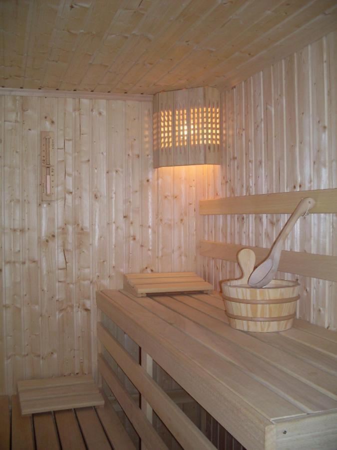 Hotel Pri Chakara ارباناسي الغرفة الصورة
